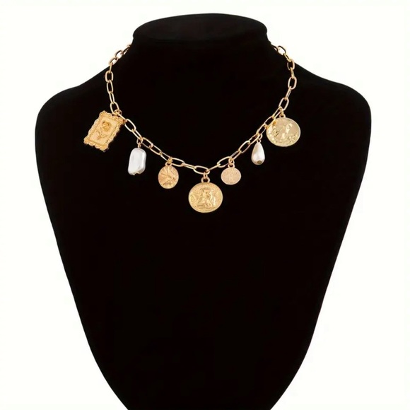 Y2K inspired Faux pearl pendant necklace - Picture 4 of 7